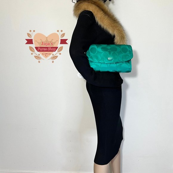 💚Coach Signature Fabric-Nylon Cosmetic Travel Bag💚 - Picture 9 of 16